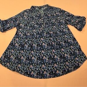 Cocomo Woman blouse. Size 2X. Good condition.